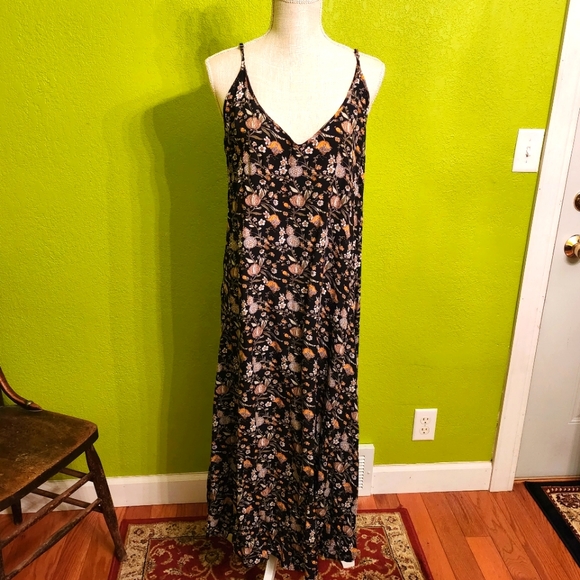 NATURAL LIFE Dresses & Skirts - Natural Life Black Floral Spaghetti Strap Maxi Dress Size Large